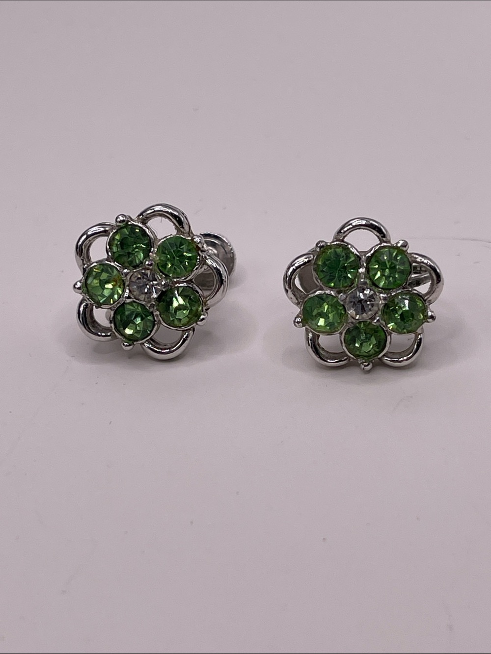 😱07.04.26-1  Vintage Bogoff Floral Screwback Green Crystal Petals Earrings *RARE